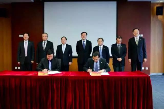 2015年4月10日，中国商用飞与上海交大签署了第二轮战略合作框架协议.jpg